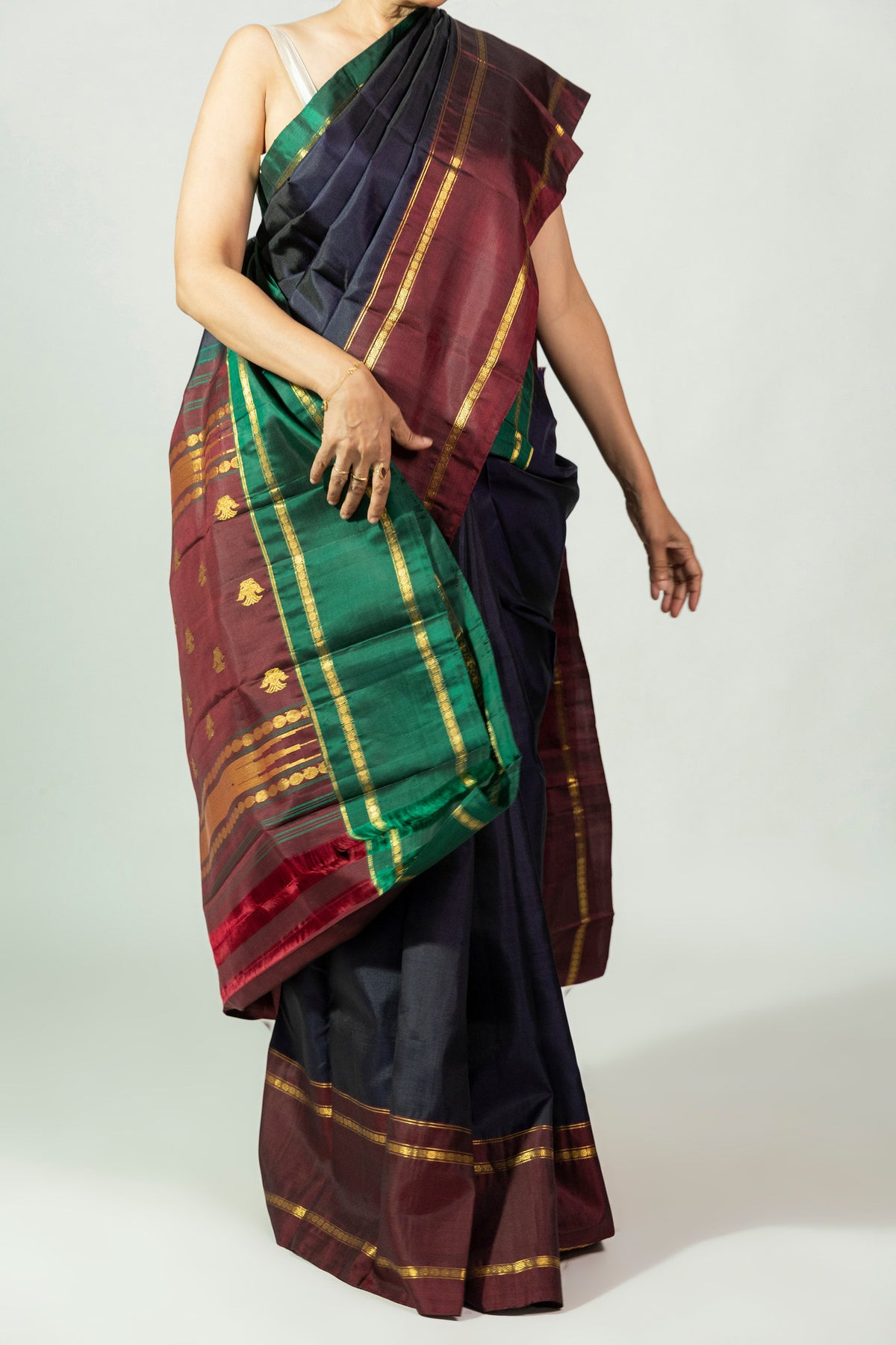 Ratri Neeli